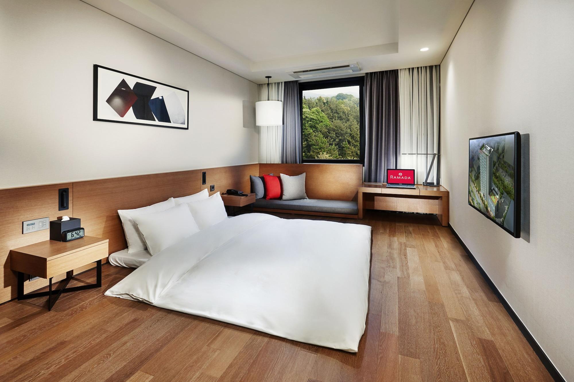 Ramada By Wyndham Gunsan Hotel Eksteriør billede