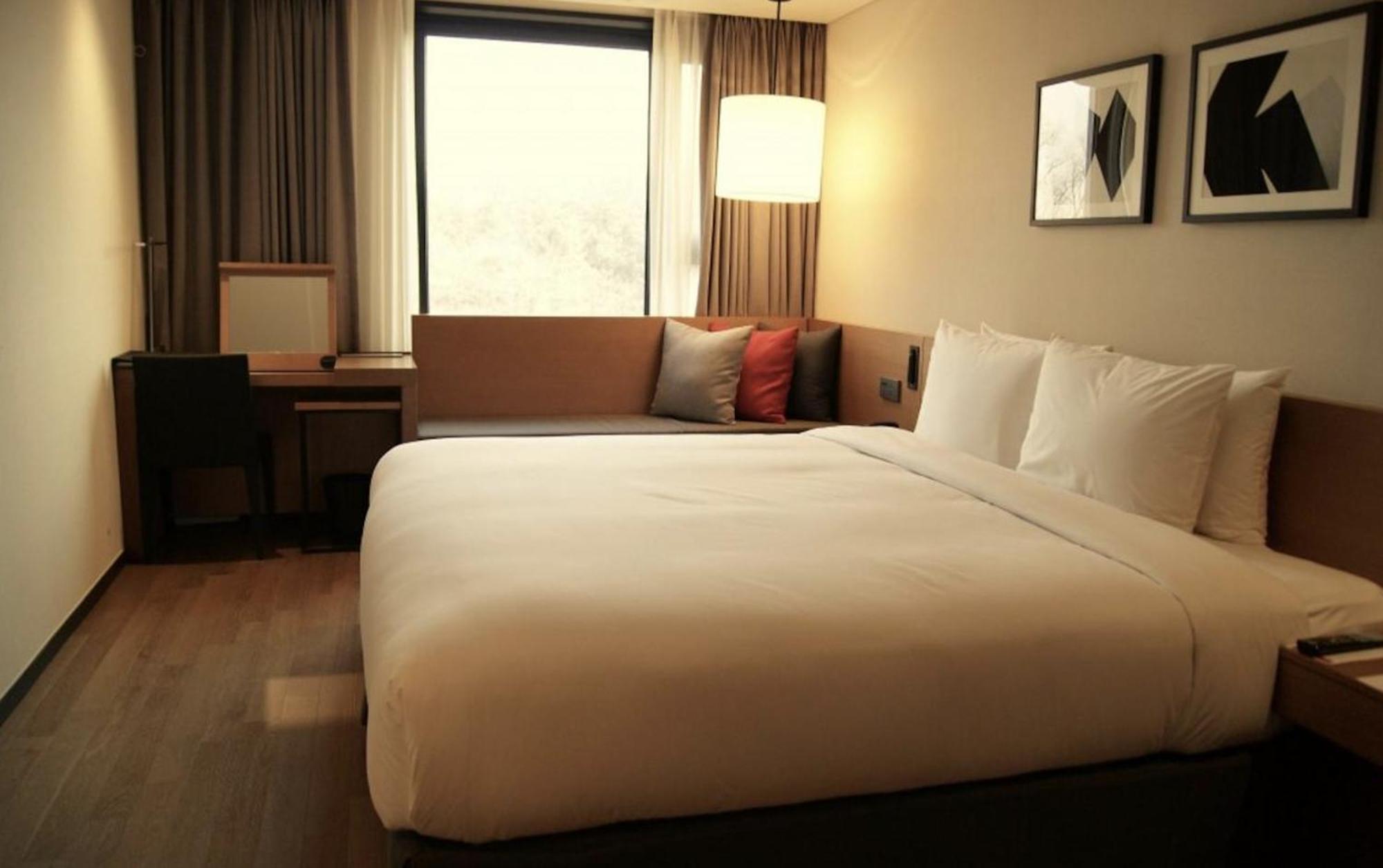 Ramada By Wyndham Gunsan Hotel Eksteriør billede